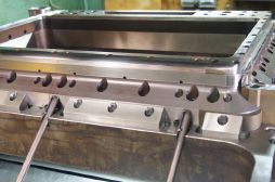 プレス金型イメージ